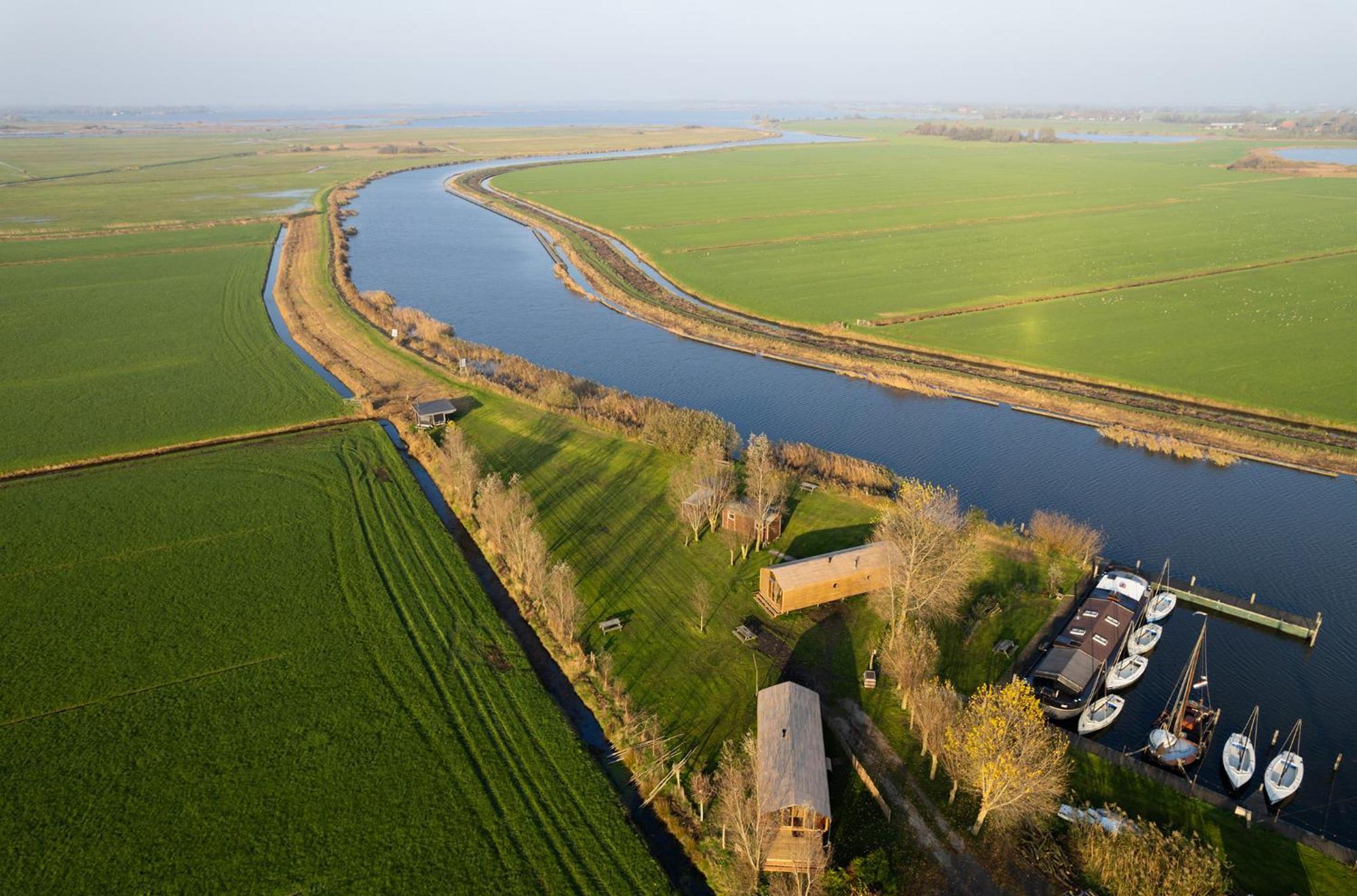 Rufus Aan Het Water Bed and Breakfast Boornzwaag over de Wielen Exteriör bild