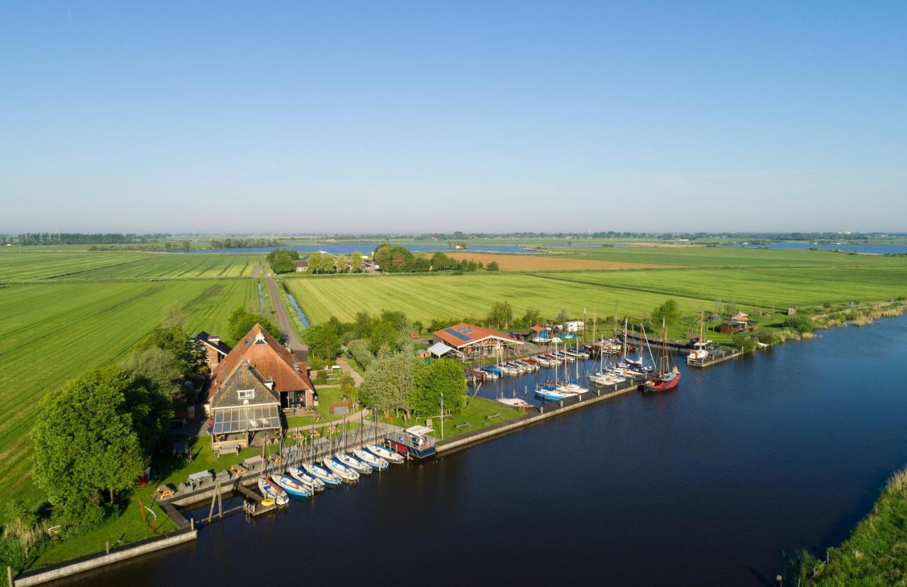 Rufus Aan Het Water Bed and Breakfast Boornzwaag over de Wielen Exteriör bild